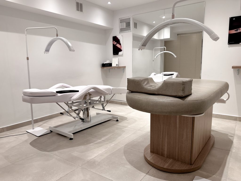 1-56 Massage Glyfada
